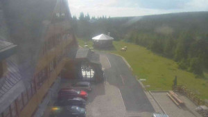Sporthotel Kurzovní - Parkoviště a hlavní vchod - 25.6.2025 v 08:15