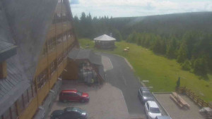 Sporthotel Kurzovní - Parkoviště a hlavní vchod - 25.6.2025 v 09:55