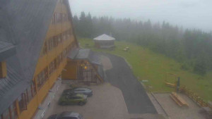 Sporthotel Kurzovní - Parkoviště a hlavní vchod - 7.7.2025 v 05:55