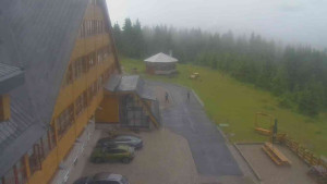 Sporthotel Kurzovní - Parkoviště a hlavní vchod - 7.7.2025 v 09:45