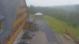 Sporthotel Kurzovní - Parkoviště a hlavní vchod - 7.7.2025 v 10:20