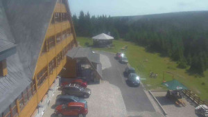 Sporthotel Kurzovní - Parkoviště a hlavní vchod - 15.8.2025 v 11:55