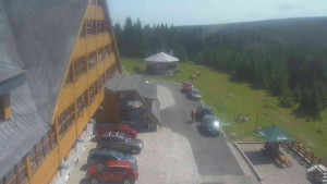 Sporthotel Kurzovní - Parkoviště a hlavní vchod - 15.8.2025 v 12:05