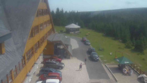 Sporthotel Kurzovní - Parkoviště a hlavní vchod - 15.8.2025 v 12:55