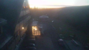 Sporthotel Kurzovní - Parkoviště a hlavní vchod - 15.9.2025 v 05:55
