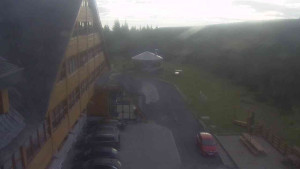Sporthotel Kurzovní - Parkoviště a hlavní vchod - 15.9.2025 v 08:40