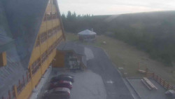 Parkoviště a hlavní vchod