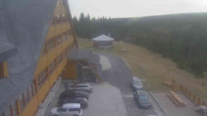 Sporthotel Kurzovní - Parkoviště a hlavní vchod - 15.11.2025 v 07:55 Sporthotel Kurzovní - Parkoviště a hlavní vchod - 15.11.2025 v 07:55