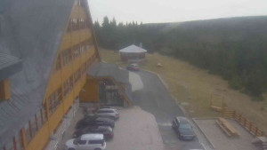 Sporthotel Kurzovní - Parkoviště a hlavní vchod - 15.11.2025 v 08:15 Sporthotel Kurzovní - Parkoviště a hlavní vchod - 15.11.2025 v 08:15