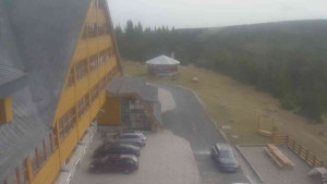 Sporthotel Kurzovní - Parkoviště a hlavní vchod - 15.11.2025 v 09:50 Sporthotel Kurzovní - Parkoviště a hlavní vchod - 15.11.2025 v 09:50