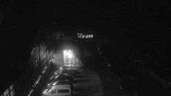 Parkoviště a hlavní vchod