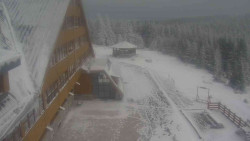 Parkoviště a hlavní vchod