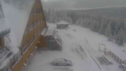 Parkoviště a hlavní vchod