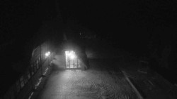 Parkoviště a hlavní vchod