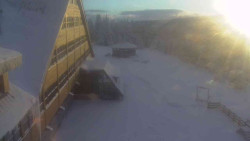 Parkoviště a hlavní vchod