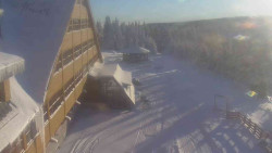 Parkoviště a hlavní vchod