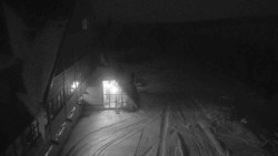 Parkoviště a hlavní vchod