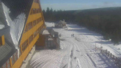 Parkoviště a hlavní vchod