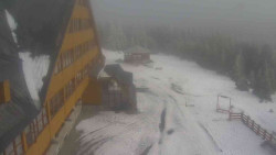 Parkoviště a hlavní vchod