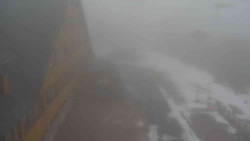 Parkoviště a hlavní vchod