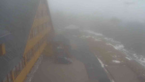 Sporthotel Kurzovní - Parkoviště a hlavní vchod - 9.12.2025 v 12:55 Sporthotel Kurzovní - Parkoviště a hlavní vchod - 9.12.2025 v 12:55