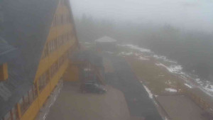 Sporthotel Kurzovní - Parkoviště a hlavní vchod - 9.12.2025 v 13:55 Sporthotel Kurzovní - Parkoviště a hlavní vchod - 9.12.2025 v 13:55