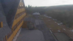 Parkoviště a hlavní vchod