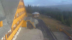 Parkoviště a hlavní vchod