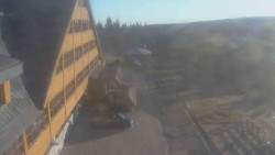 Parkoviště a hlavní vchod