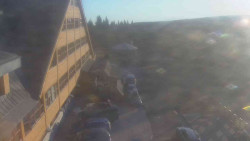 Parkoviště a hlavní vchod