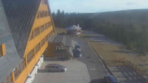 Sporthotel Kurzovní - Parkoviště a hlavní vchod - 14.12.2025 v 11:55 Sporthotel Kurzovní - Parkoviště a hlavní vchod - 14.12.2025 v 11:55