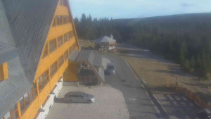 Sporthotel Kurzovní - Parkoviště a hlavní vchod - 14.12.2025 v 12:55 Sporthotel Kurzovní - Parkoviště a hlavní vchod - 14.12.2025 v 12:55