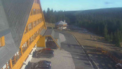 Parkoviště a hlavní vchod