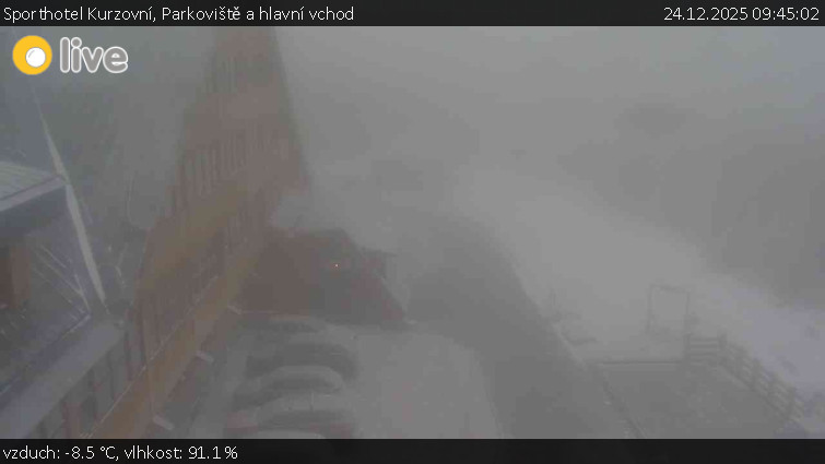 Sporthotel Kurzovní - Parkoviště a hlavní vchod - 24.12.2025 v 09:45