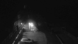 Parkoviště a hlavní vchod