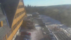 Parkoviště a hlavní vchod