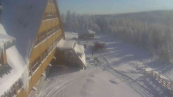 Parkoviště a hlavní vchod