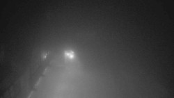 Parkoviště a hlavní vchod