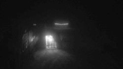 Parkoviště a hlavní vchod