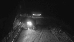 Parkoviště a hlavní vchod