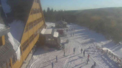 Parkoviště a hlavní vchod