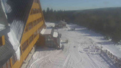 Parkoviště a hlavní vchod