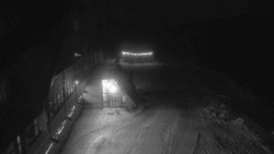 Parkoviště a hlavní vchod