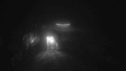 Parkoviště a hlavní vchod