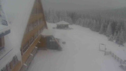 Parkoviště a hlavní vchod