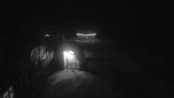 Parkoviště a hlavní vchod