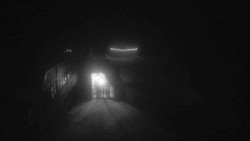 Parkoviště a hlavní vchod