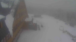 Parkoviště a hlavní vchod