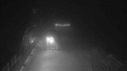 Parkoviště a hlavní vchod