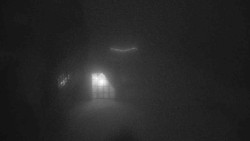 Parkoviště a hlavní vchod